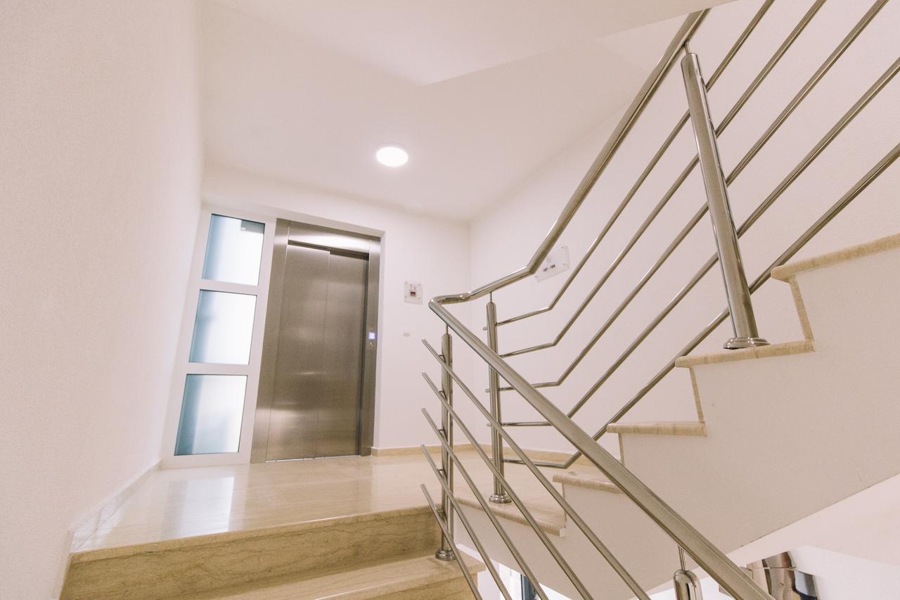 Miami Apartments Улцин Екстериор снимка